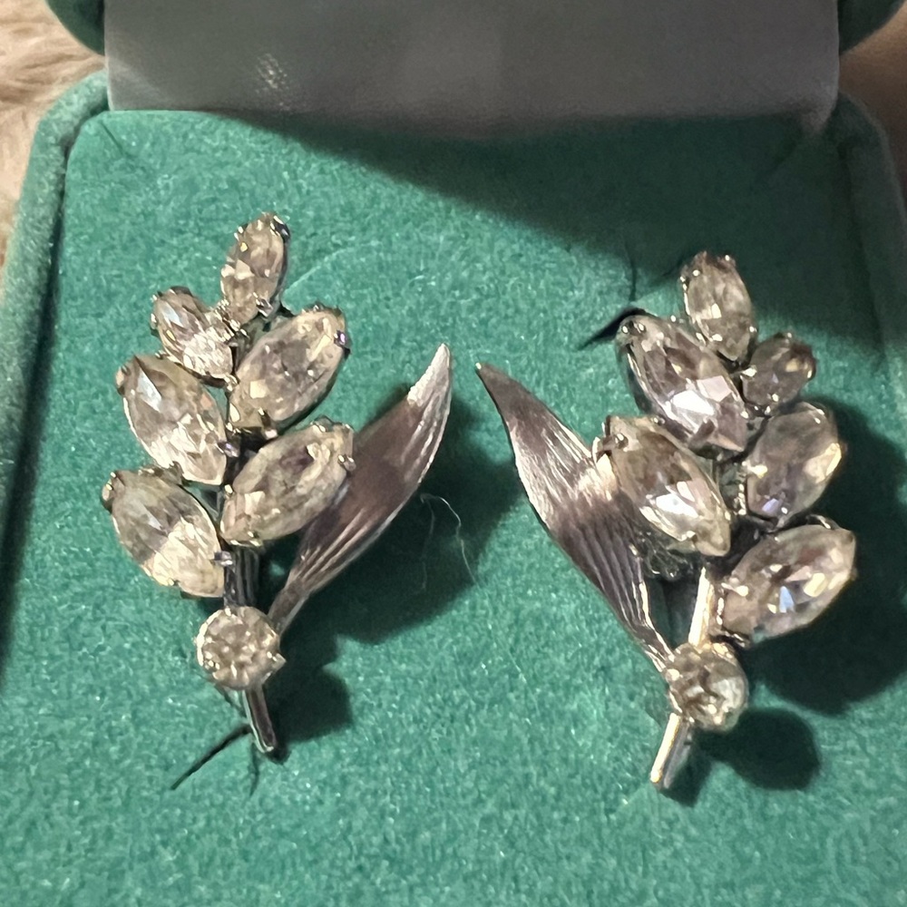 Vintage Krementz Silver Leaf Rhinestone Screw Back Earrings